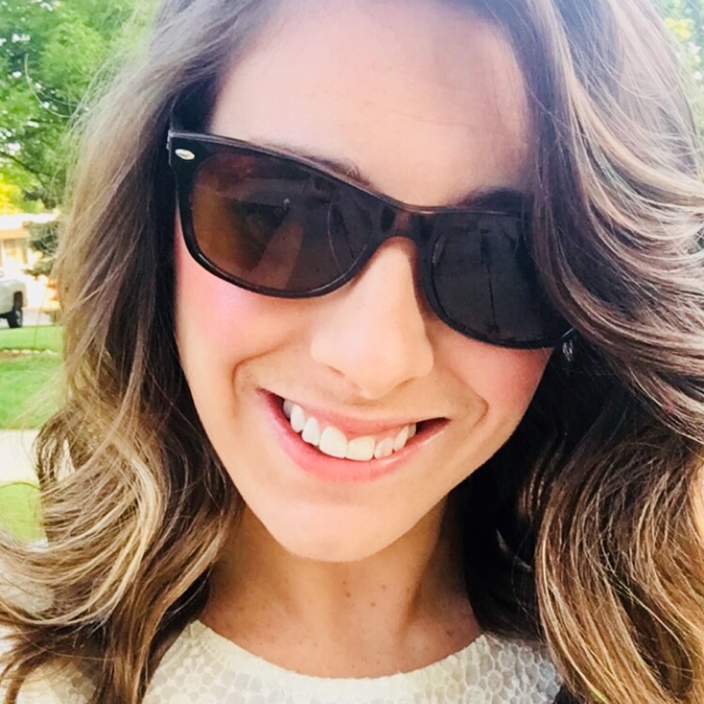 Meet your posher, Laura!